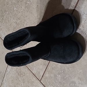 Girls bear paw fleece lined black boots